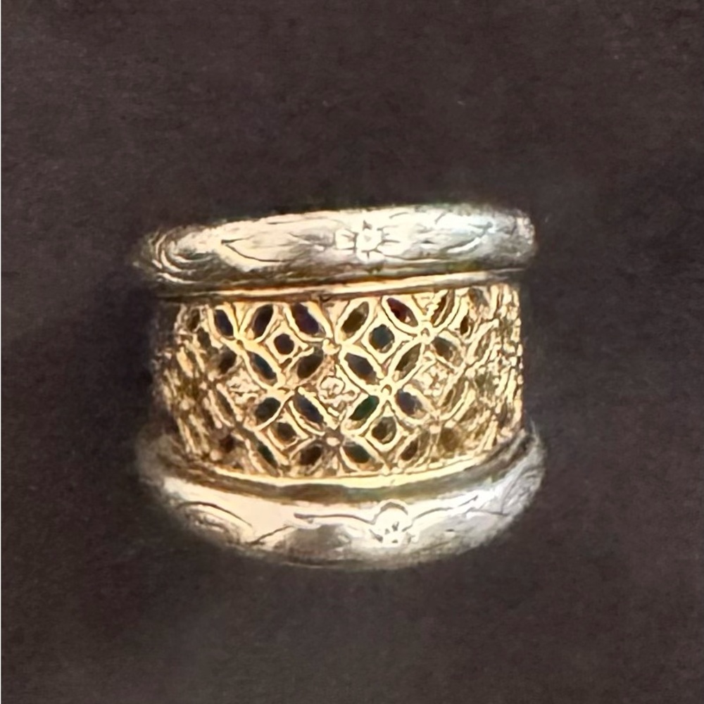 Elegant Gold and Silver Filigree Ring